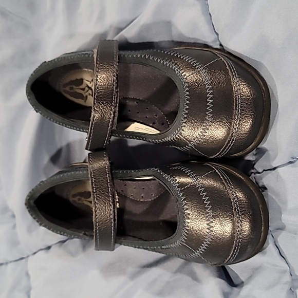 HUSH PUPPIESA GIRLS DRESS SHOE - Picture 1 of 12